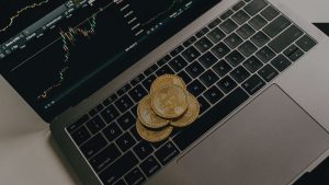 Cómo empezar a minar criptomonedas gratis sin inversión en 2025