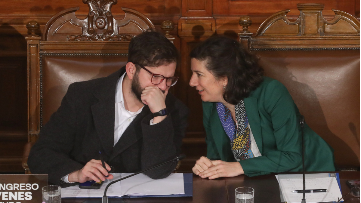 A quien escucha el presidente: cómo ha mutado el círculo de hierro de Boric en sus tres años de gobierno