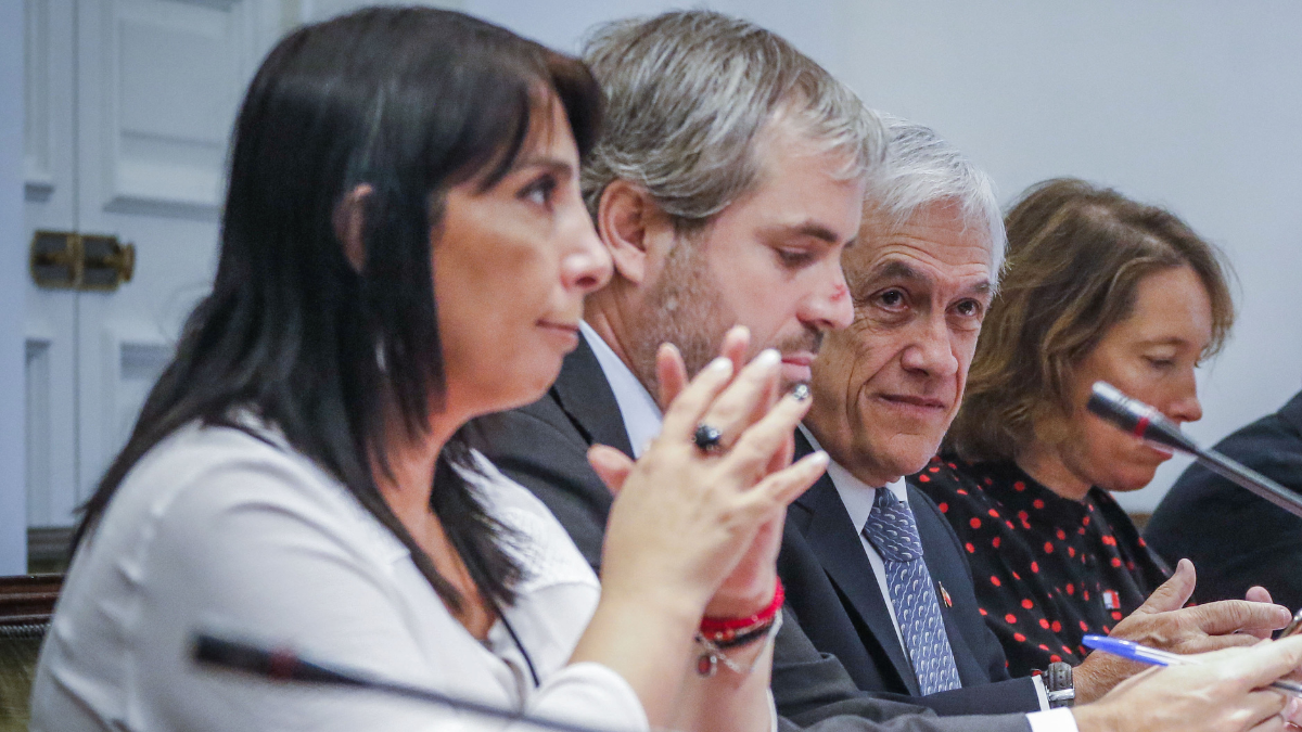 Tras la baja de Karla Rubilar: los otros nombres del Piñerismo que asoman para la parlamentaria