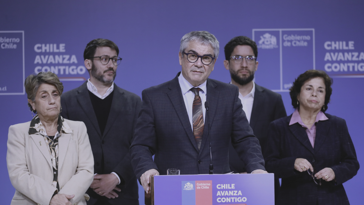 Hacienda presenta reforma pro-pymes por USD 1.000 millones y beneficios para la tercera edad en sus contribuciones
