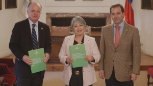 Cita con empresarios y llamado a Landerretche: los intentos de Jara para acallar 