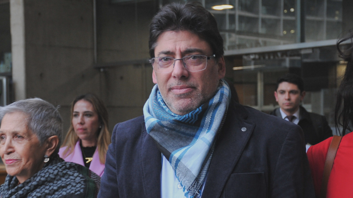 Jadue pierde peso en la interna del PC tras nueva controversia con candidatura de Jeannette Jara