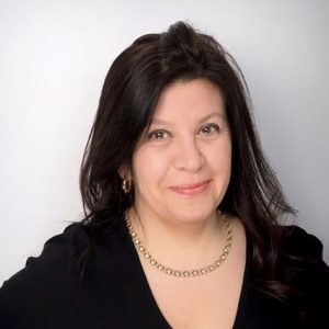 Gabriela Clivio y el 'Impuesto Rosa': la diferencia de precios que aún pagan las mujeres en Chile sólo por su género