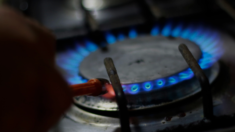 Cupón de gas: revisa desde cuándo se puede usar el aporte de $27 mil