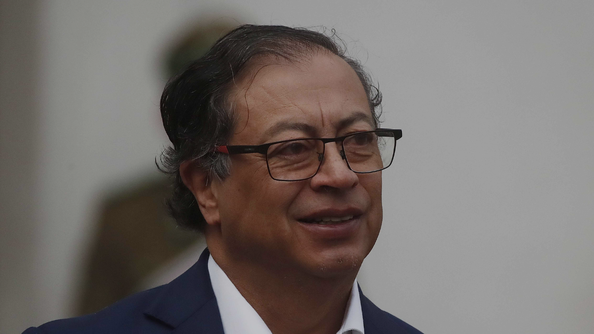 La polémica que instaló Petro en las elecciones: UDI y Republicanos criticaron su apoyo a Jara