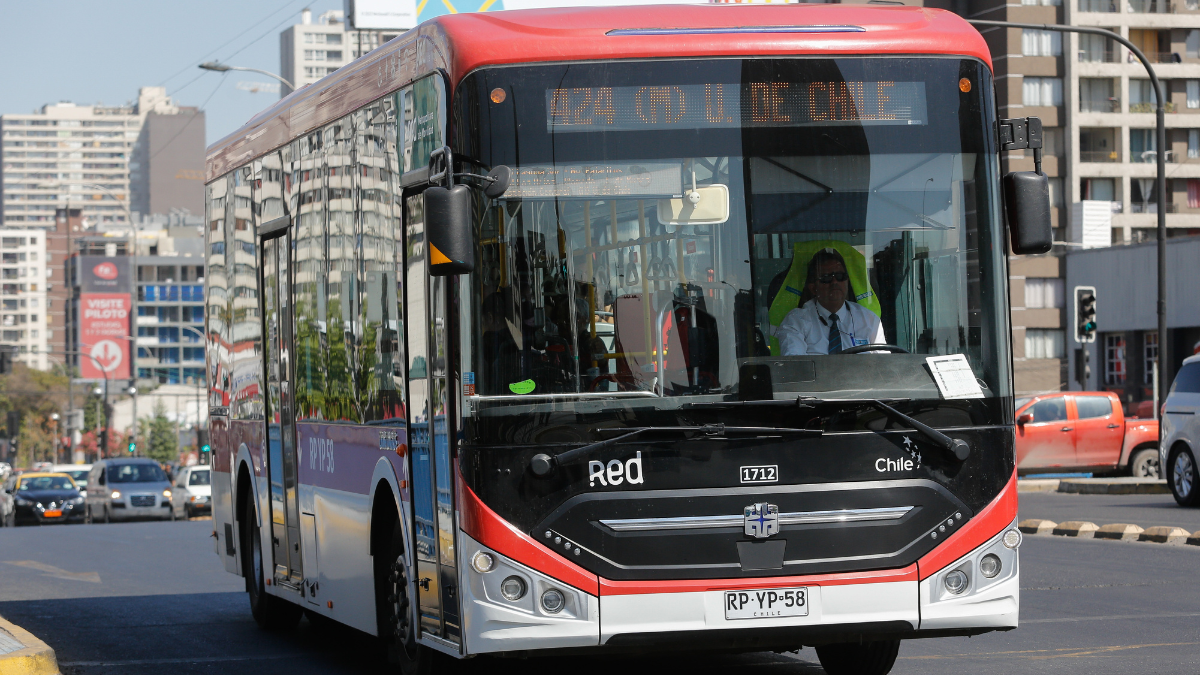 Los recorridos y comunas que podrían ser afectadas por llamado a huelga de choferes de buses RED