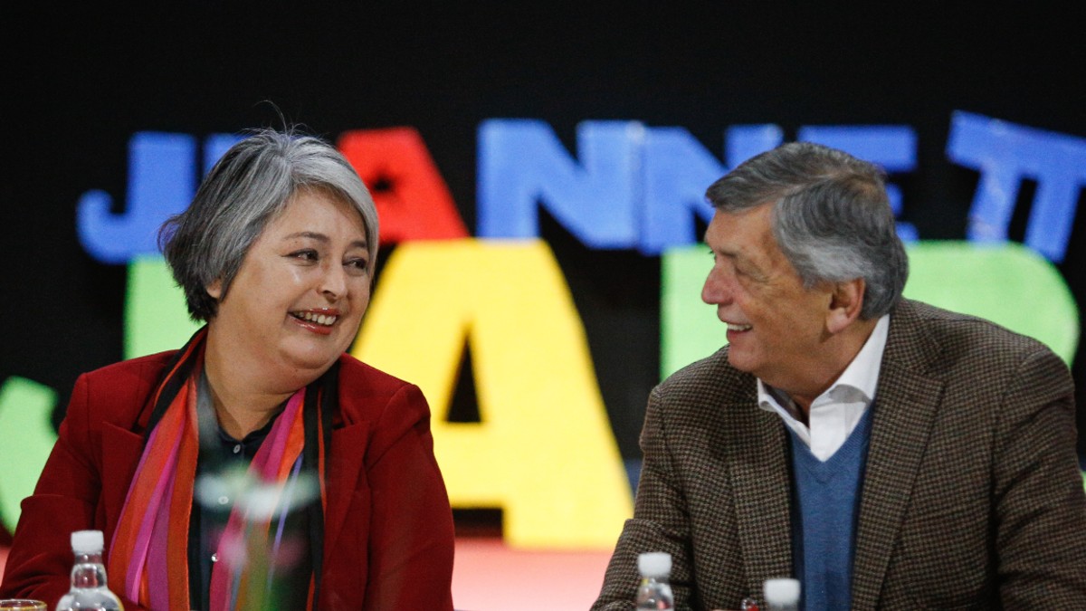 Una renuncia simbólica: el trasfondo de la jugada de Jara de “suspender” su militancia en el PC