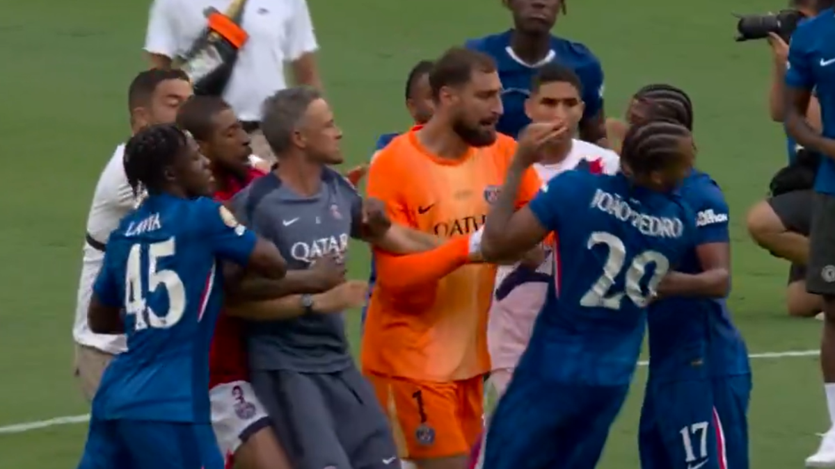 VIDEO - Luis Enrique golpea a Joao Pedro tras derrota de PSG ante Chelsea y el Mundial de Clubes termina en escándalo