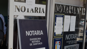 Las razones detrás de la ofensiva de los notarios en el TC para rechazar jubilar a los 75 años