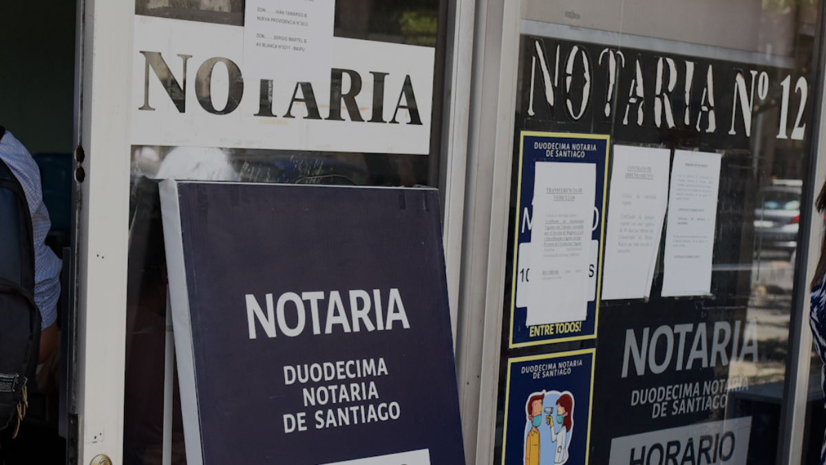Las razones detrás de la ofensiva de los notarios en el TC para rechazar jubilar a los 75 años