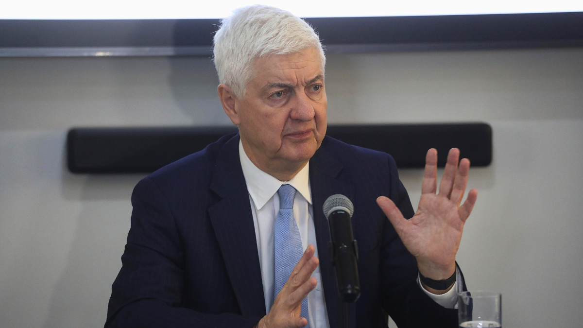 Director del SII en la mira: parlamentarios exigen su renuncia por no pago de contribuciones
