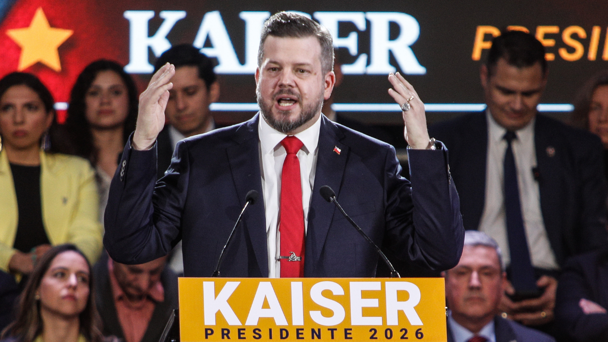 Kaiser fue proclamado como candidato presidencial y atacó duramente a Jara: