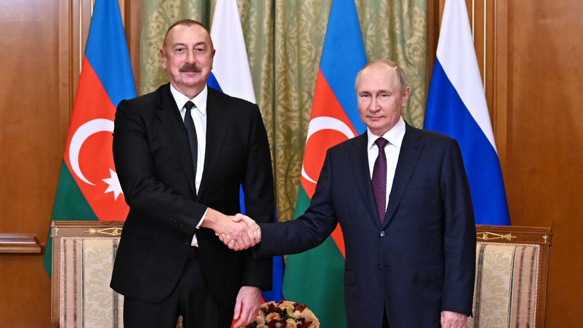 De qué trata la tensión entre el Kremlin y Azerbaiyán tras la detención de periodistas rusos en Bakú