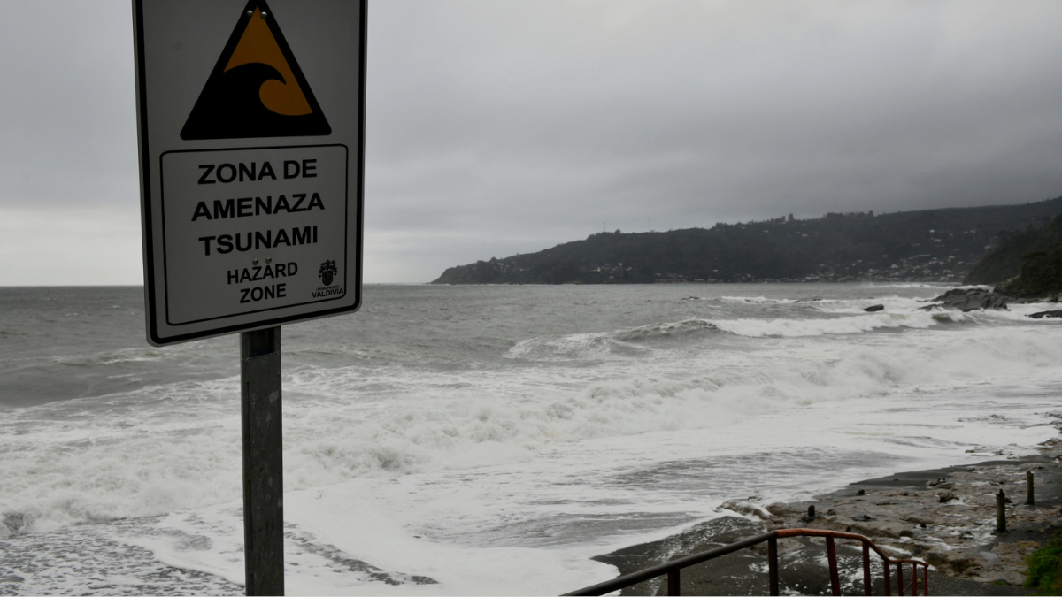 Así se vivió la alerta de tsunami en Chile tras el terremoto en Rusia: de amenaza a tren de olas