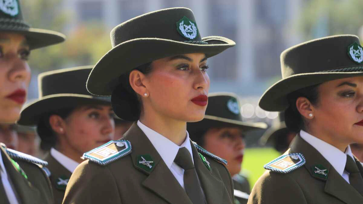 Ofertas de trabajo en Carabineros: postula a los cargos con sueldos de $3 millones