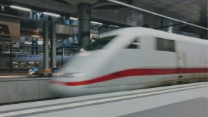 Se descarrila otra vez: al menos tres gobiernos han anunciado fallido Tren Santiago-Valparaíso
