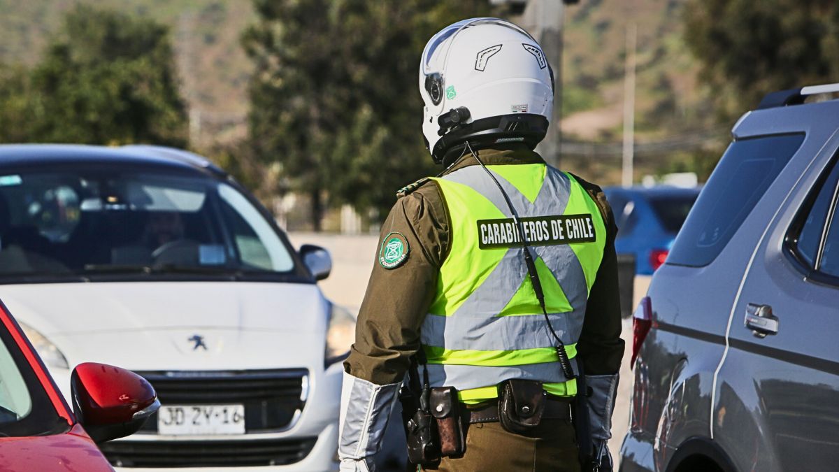 Carabineros en la mira de Contraloría: dejaron pasar 626 vehículos con encargo por robo durante fiscalizaciones