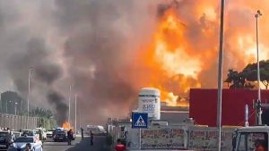 VIDEOS - Así fue la explosión de una bomba de bencina en Roma: dejó al menos 45 heridos
