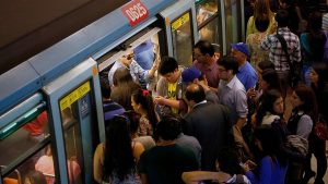 El problema que generó un retraso en la frecuencia en la Línea 1 del Metro de Santiago