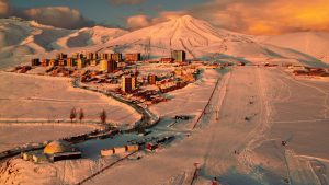 La nieve cambia de manos: los centros de esquí que siguen siendo de empresarios chilenos