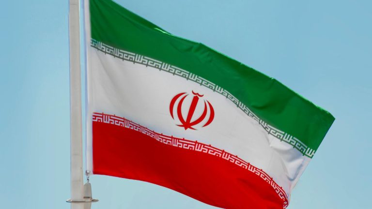 Irán eleva la escalada verbal con EE.UU. y ofrece recompensa a quienes capturen o maten a soldados estadounidenses