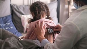 Escarlatina: síntomas y de qué se trata esta enfermedad que afecta a escolares