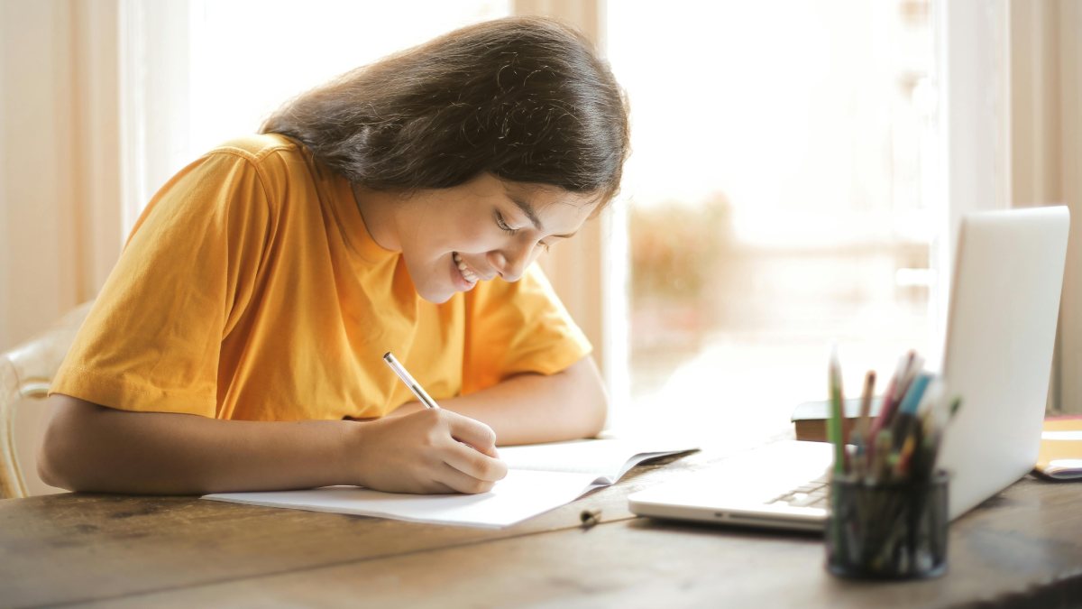 Los tres bonos para estudiantes que puedes cobrar este 2025
