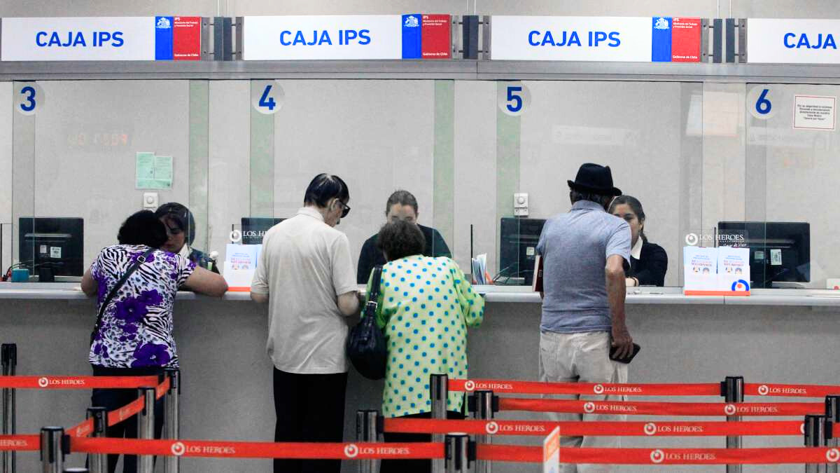 ¿Eres adulto mayor? Estos son los cuatro bonos que puedes recibir en agosto