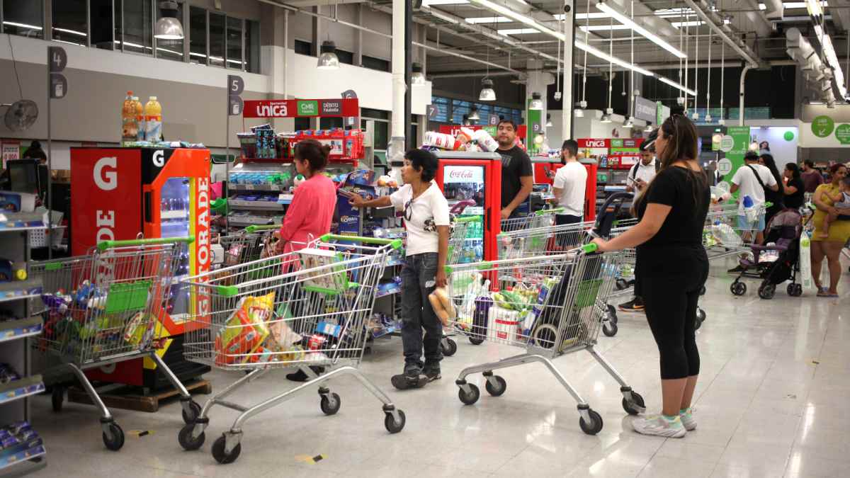 Supermercados en fin de semana largo: ¿abrirán en horario normal?