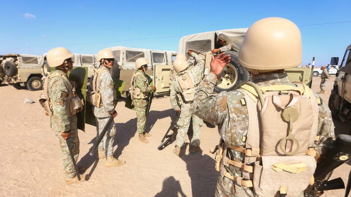 Detienen a policías bolivianos con casi 600 kilos de droga y armamento en la frontera