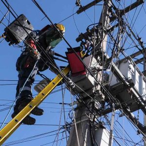 Corte de luz masivo en Santiago: revisa cuáles son las 10 comunas que estarán sin servicio