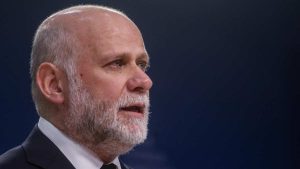 Voto de extranjeros en la mira: Elizalde pide debate legislativo para cambiar un sistema “sin comparación mundial”