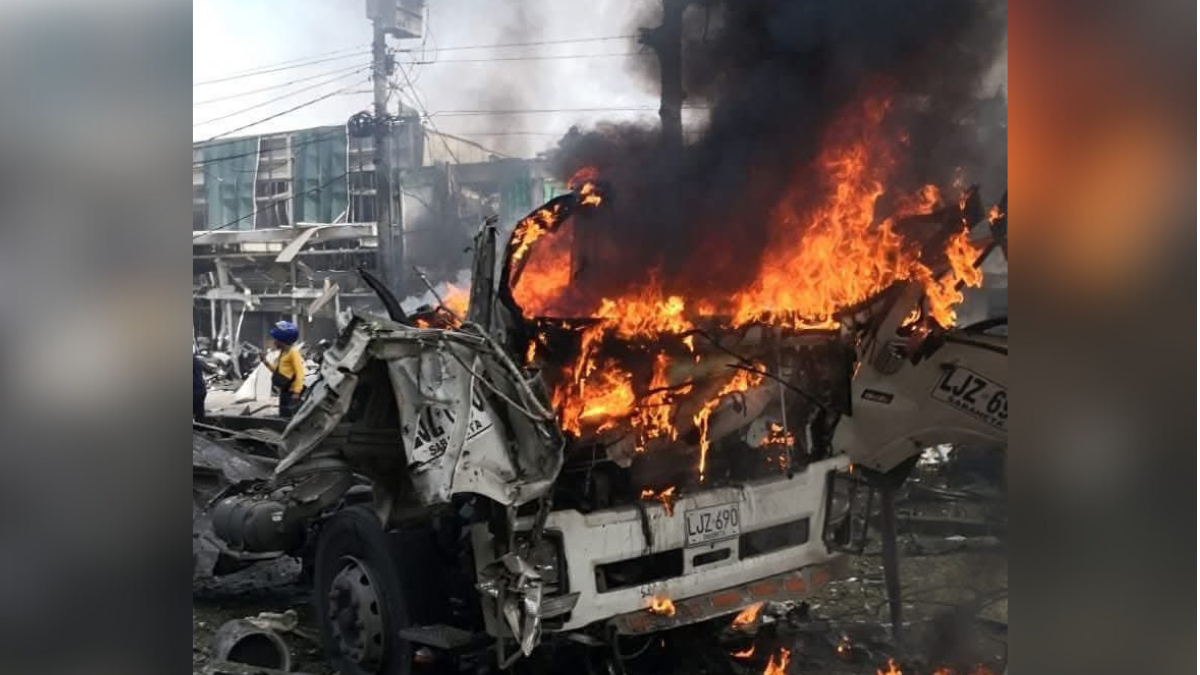 18 muertos dejan dos atentados en Colombia: derribaron un helicóptero y atacaron base aérea