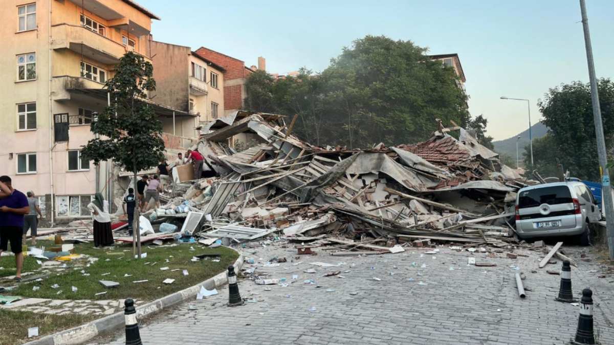 VIDEOS - Terremoto golpea Turquía: reportan edificios colapsados