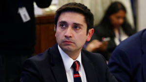 La anomalía de Calisto: irá por lista oficialista, seguirá en bancada de oposición y no tendrá preferencia presidencial