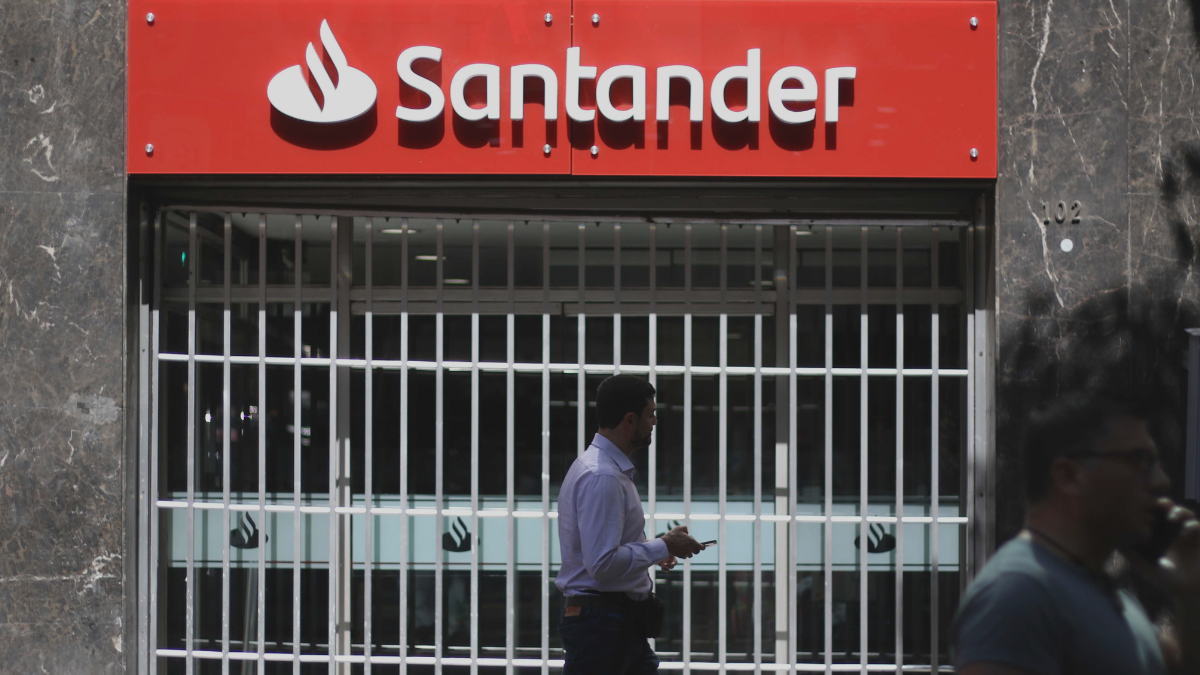 Se acabó el feriado bancario: CMF publica norma que actualiza la atención al público de los bancos