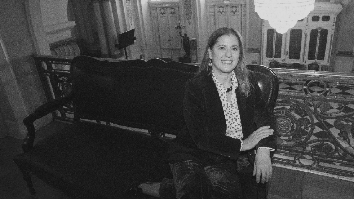 Directora del Municipal de Santiago: 