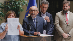 Diputado libertario se echa para atrás y retira proyecto para derogar aborto por violación