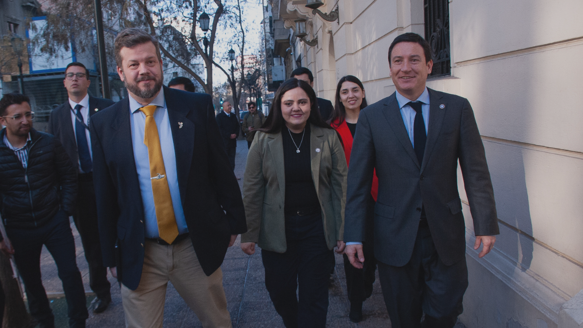 Chile Vamos reclama contra Republicanos: 