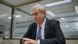 Kast y foto con líder de banda que robaba cables: 