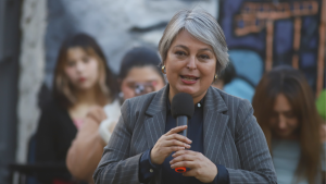 Las razones de Jeannette Jara para dejar de asistir a foros y debates presidenciales