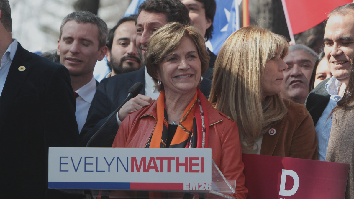 ¿Claudio Bravo como futuro ministro?: Evelyn Matthei adelanta su eventual gabinete