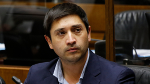 Chile Vamos cede y otorgará cupo a Calisto para sellar acuerdo parlamentario con Demócratas