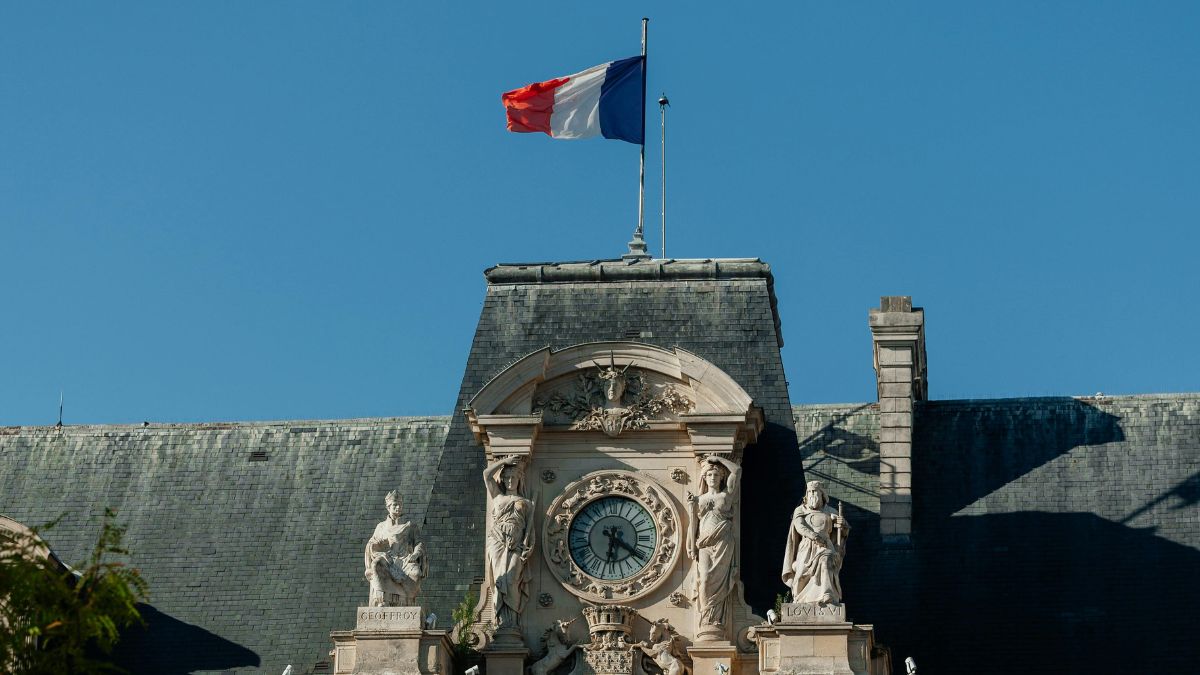 Alarmas por escasez de refugios en Francia: más de 2.000 niños duermen en las calles