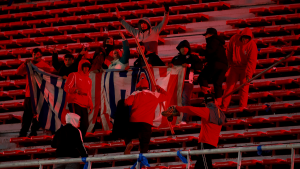 Desastre en Avellaneda: la cronología del violento enfrentamiento entre hinchas de Independiente y U de Chile
