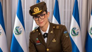 Quién es Karla Trigueros, la ministra de Bukele que busca poner orden en los colegios de El Salvador