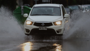 VIDEOS - Anegamientos y viviendas inundadas dejan intensas lluvias en Pichilemu