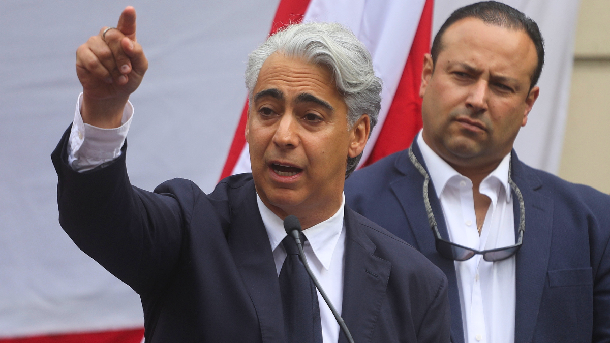 Marco Enríquez-Ominami inscribe su quinta candidatura y arremete contra Jara y Kast: 