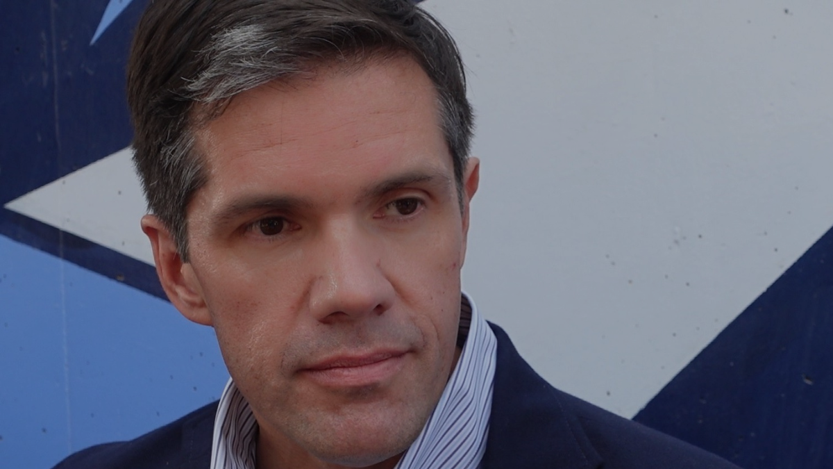 La querella por $4.200 millones que enfrentan Michael Clark y otros ejecutivos del Grupo Sartor