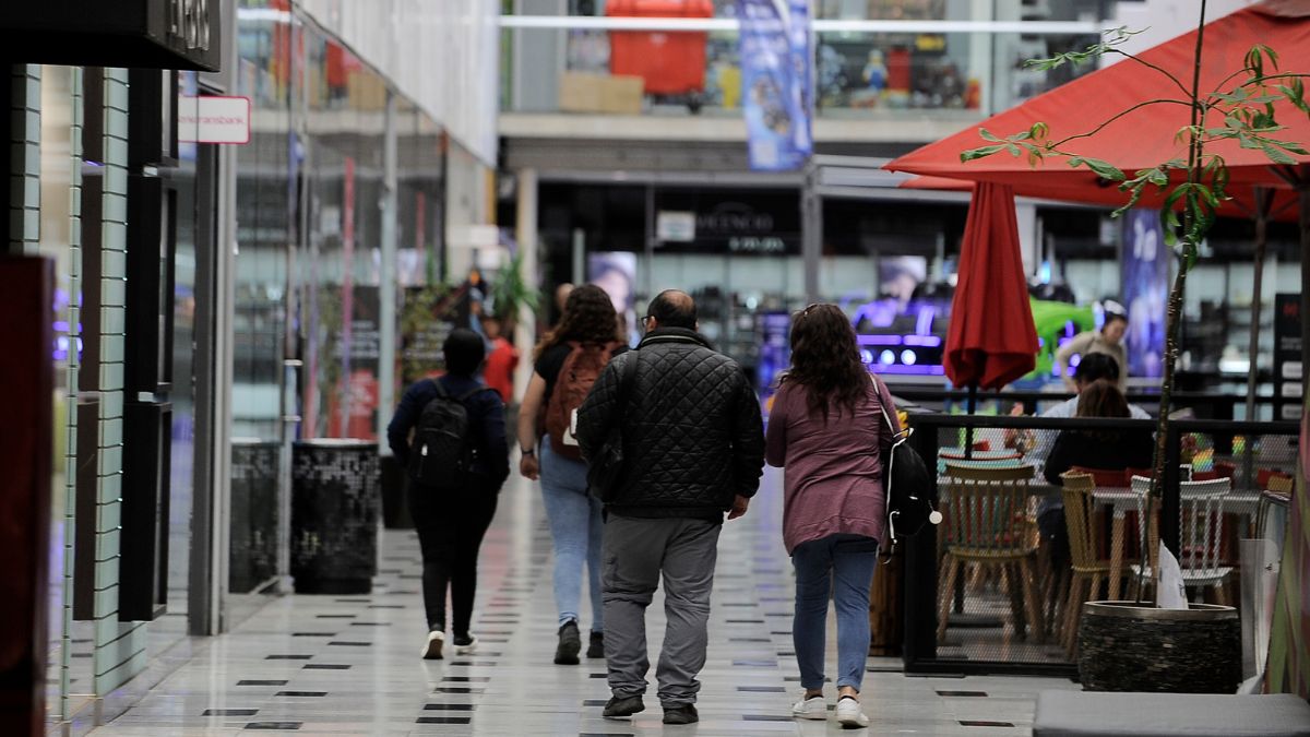 Las razones por las que Chile fue el país de la OCDE donde más crecieron los ingresos reales en el primer trimestre